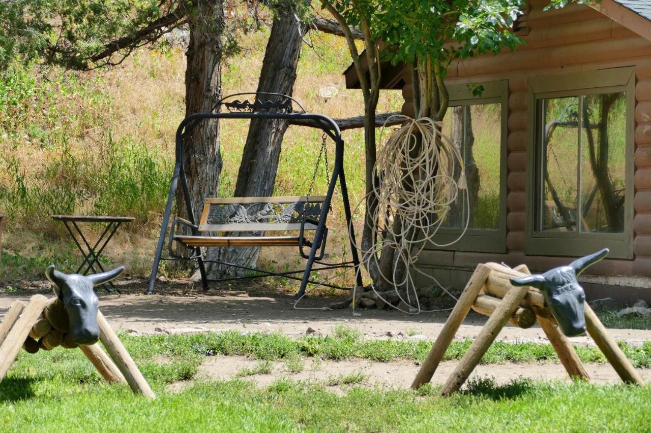 Bill Cody Ranch Hotel Buitenkant foto