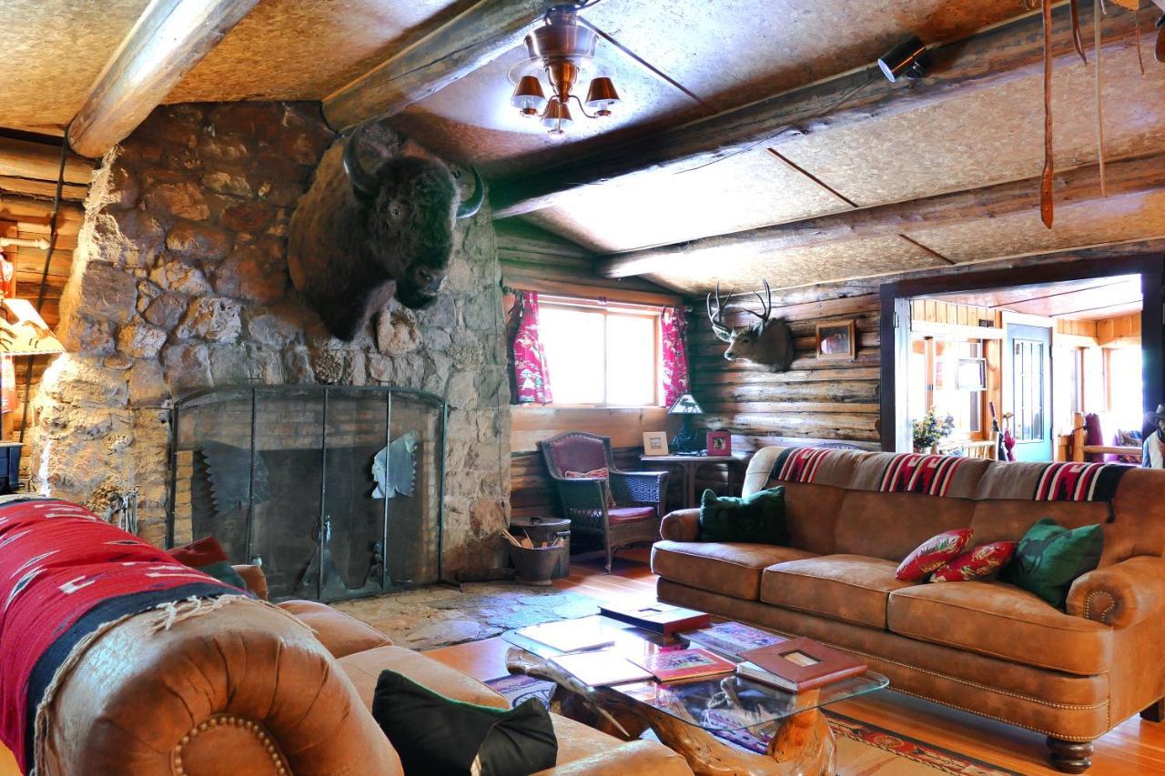 Bill Cody Ranch Hotel Buitenkant foto