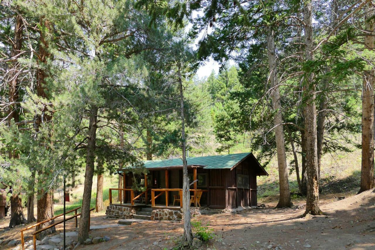 Bill Cody Ranch Hotel Buitenkant foto